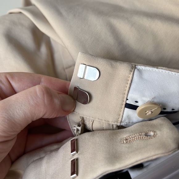 TALBOTS Cream Freeport Chino Pants Size 8P - Picture 3 of 9